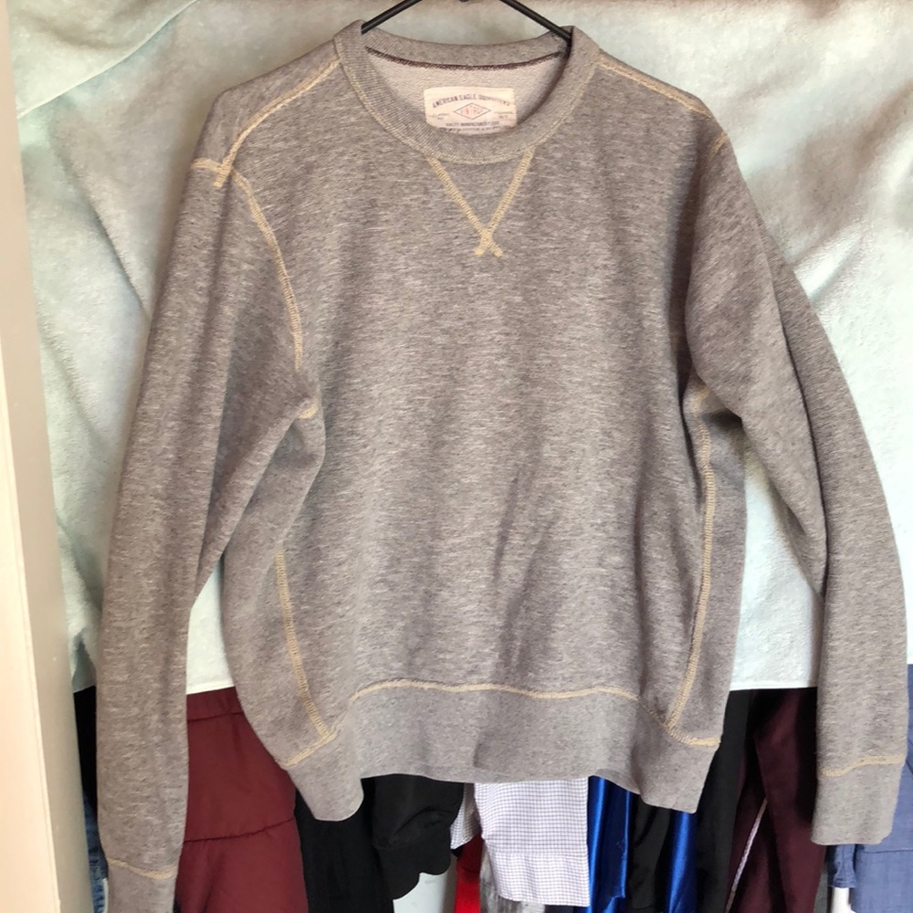 American Eagle medium grey sweater